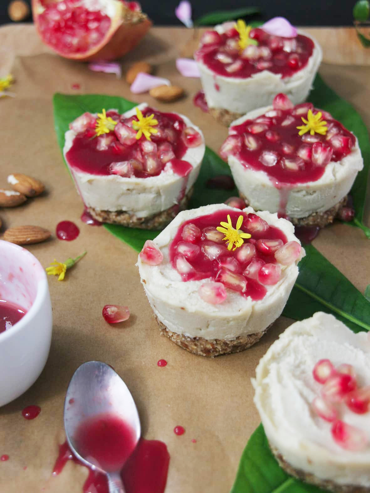 Vegan-mini-cheesecake-pomegranate-raspberry-syrup2-recipe-dessert